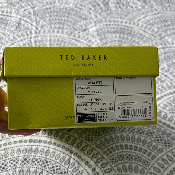 Ted Baker Blush Pink Heels with Bow Accent - Picture 3 of 8